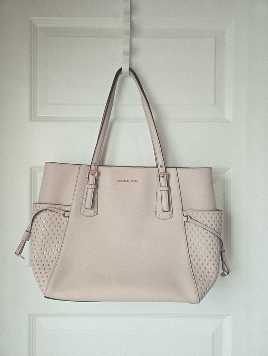 Michael Kors Handbags - Michael Kors Voyager saffiano Bag